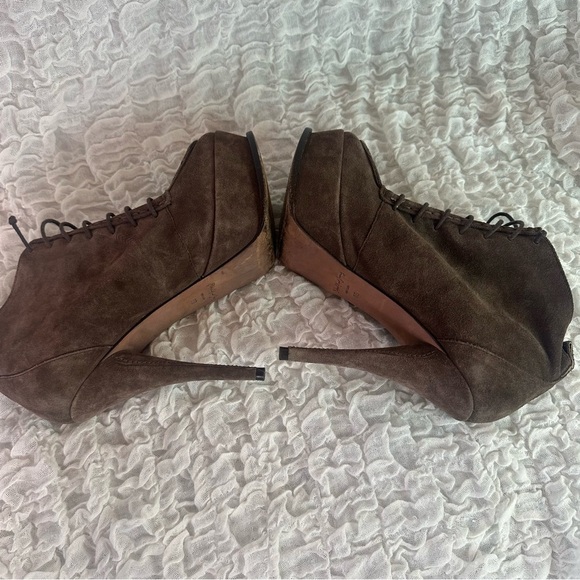 ⭐️ Elizabeth & James Moxy Brown Suede Lace-Up Platform High Heel Booties 8 - Picture 4 of 12